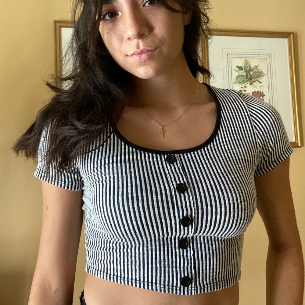 Stripped Scoop Neck Cropped Short Sleevs